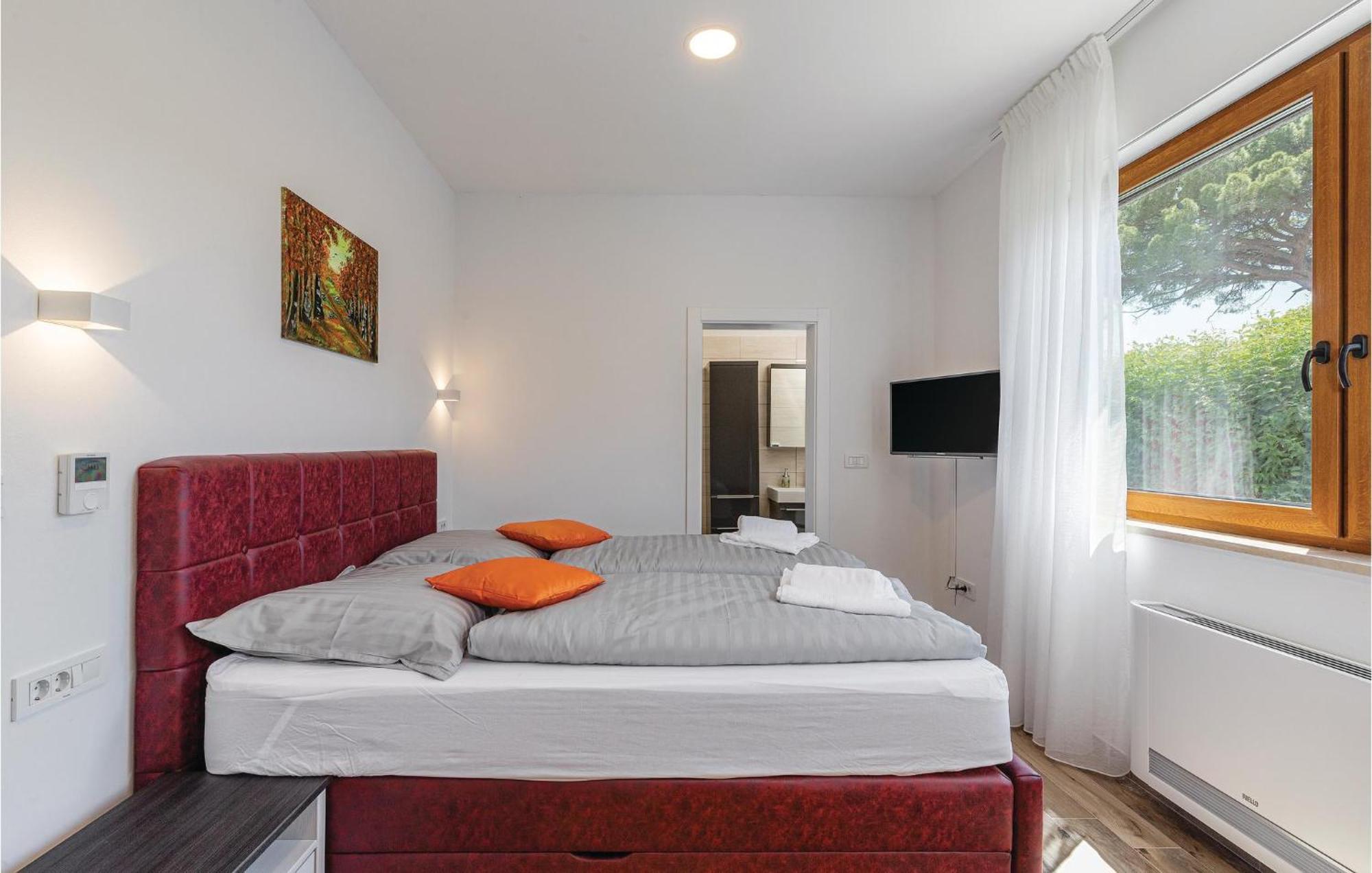 Cozy In Cervar With Sauna Poreč